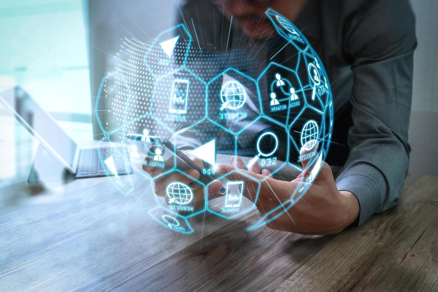 Equipa de consultoria SEO técnica a trabalhar em análise de sites